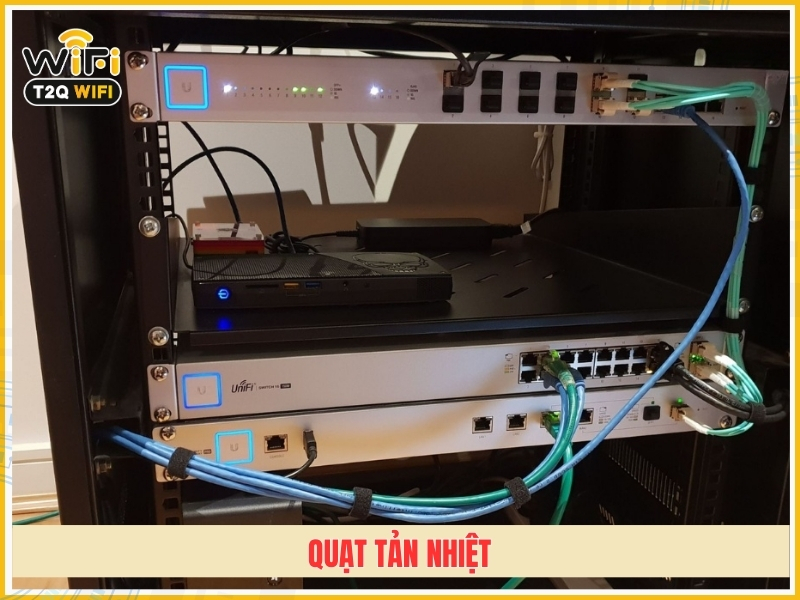 Quat tan nhiet cua USW 16 PoE USW Lite 16 PoE va US 16 150W