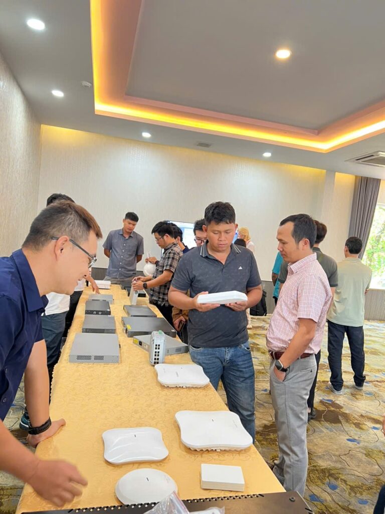 workshop dot pha cung ruijie sme wifi 7