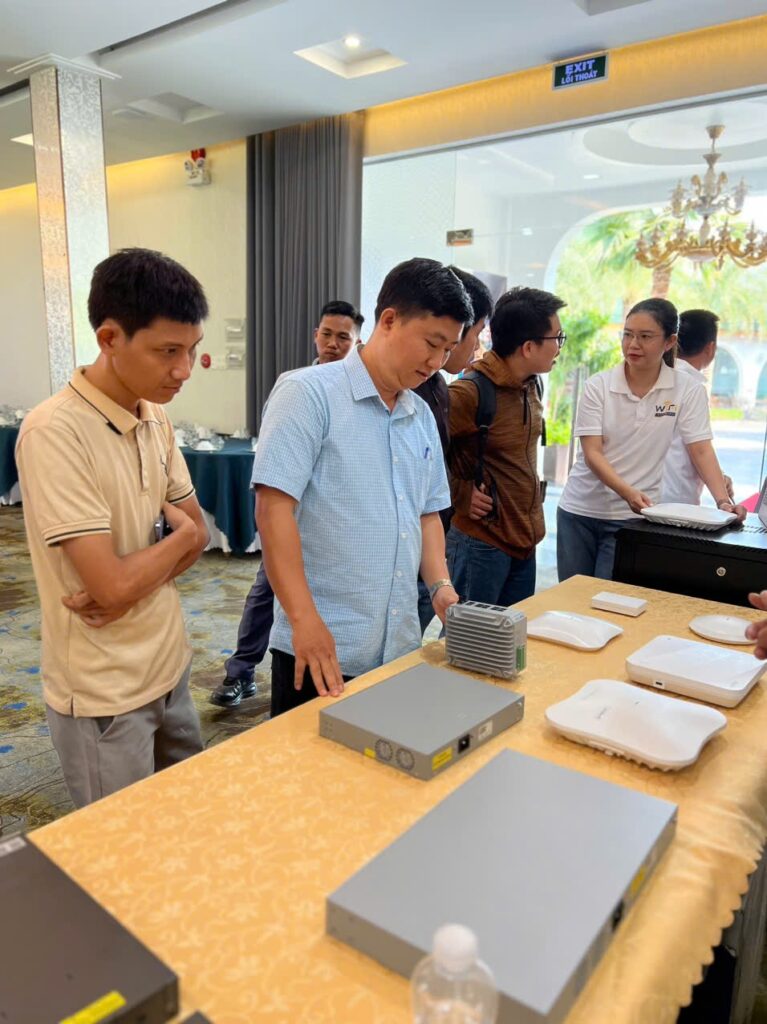 workshop dot pha cung ruijie sme wifi 7