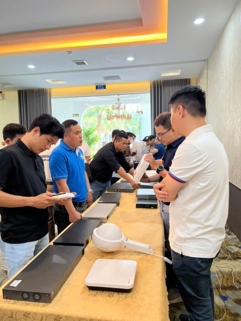 workshop dot pha cung ruijie sme wifi 7